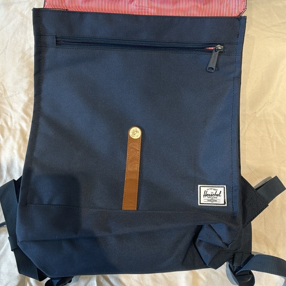 Herschel Backpack - Picture 3 of 8